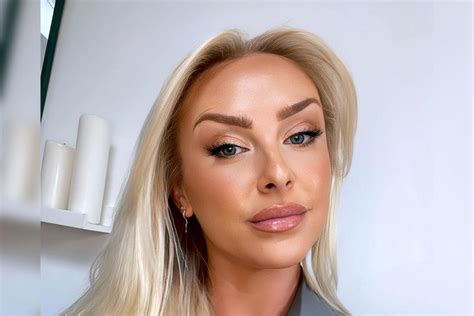 courtney blonde|@CourtneySinsUK 